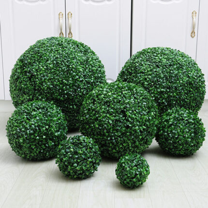 LOPTA OD UKRASNE TRAVE