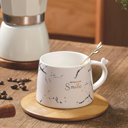 Šolja Sa Podmetačem i Kašikicom